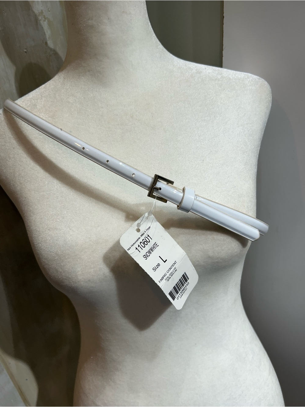 Carlisle White Leatherette Women's Skinny Belt - Size L NWT